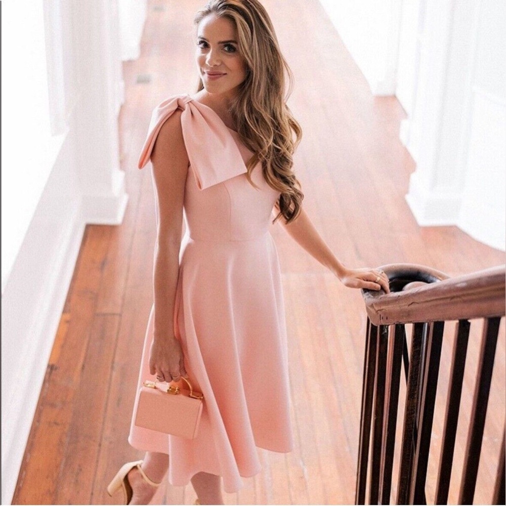 Gal Meets Glam Collection Crepe One Shoulder Bow Dress